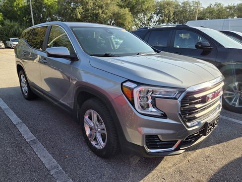 Used 2024 GMC Terrain SLE AWD/4WD image 2