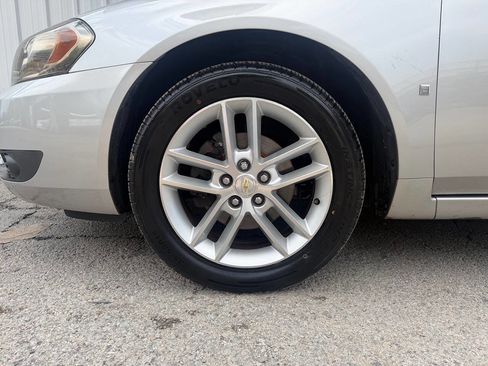 Used 2008 Chevrolet Impala LTZ FWD image 36