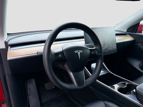 Used 2021 Tesla Model Y 2WD image 10