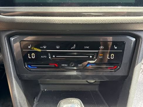 Used 2022 Volkswagen Tiguan SE AWD/4WD image 30