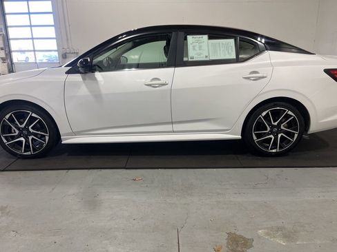 Used 2024 Nissan Sentra SR w/ SR Premium Package image 4