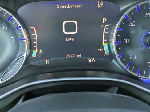 Used 2018 Chrysler Pacifica Limited w/ Advanced Safetytec Group image 28