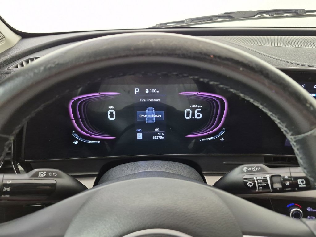 Used 2024 Kia Sportage EX FWD image 19