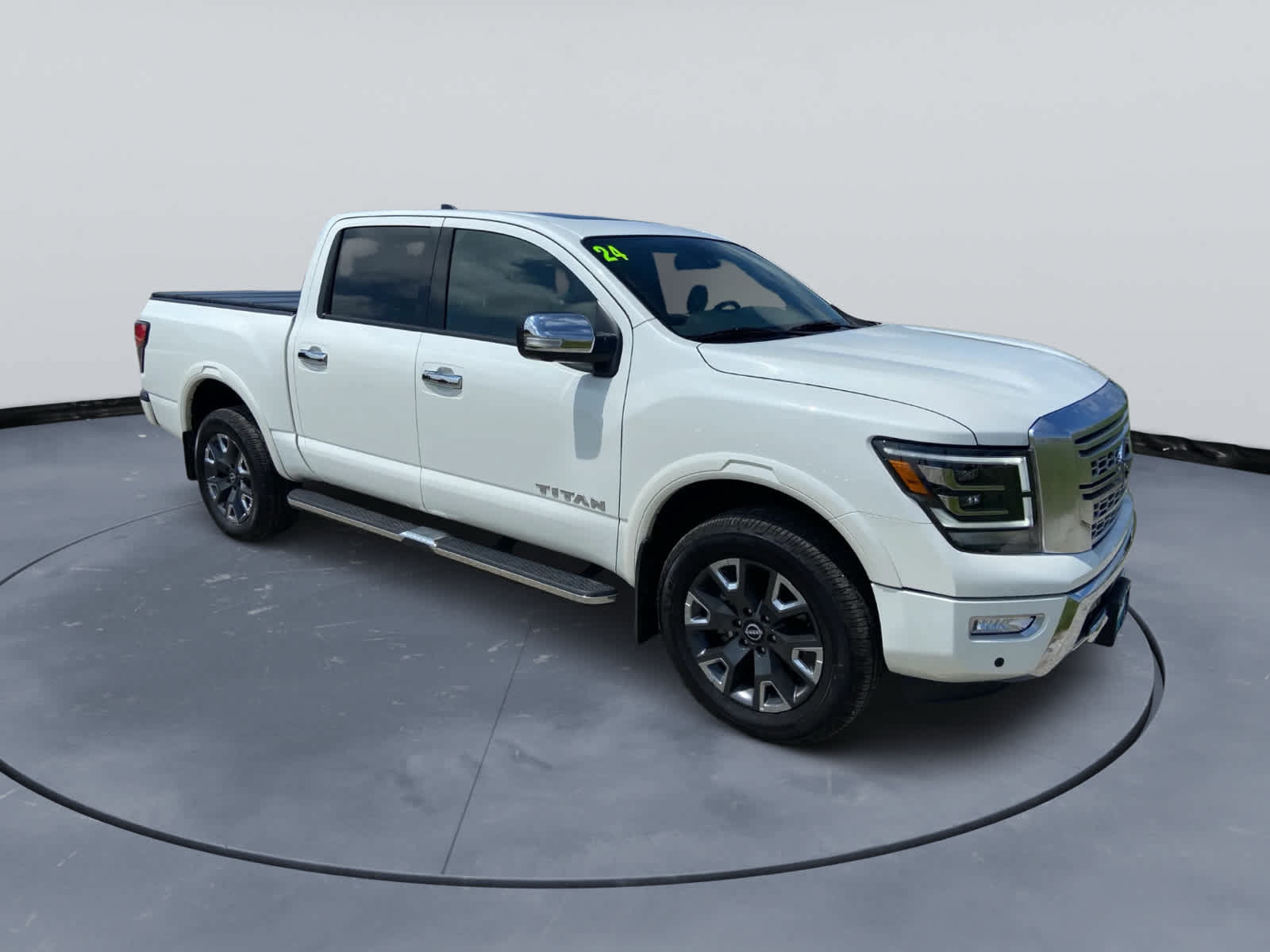 Used 2024 Nissan Titan Platinum Reserve w/ Moonroof Package AWD/4WD image 9