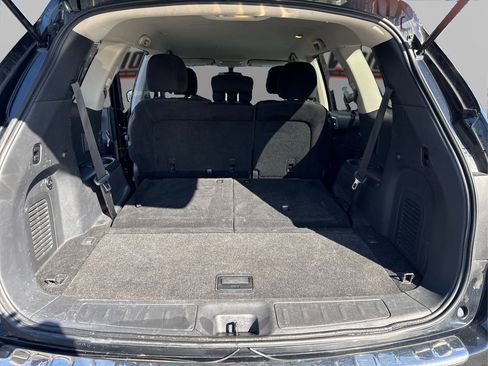 Used 2015 Nissan Pathfinder SV AWD/4WD image 11