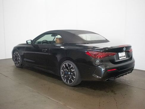 Used 2025 BMW M440i Convertible RWD image 10