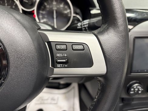 Used 2008 MAZDA MX-5 Miata Touring w/ Suspension Pkg image 12