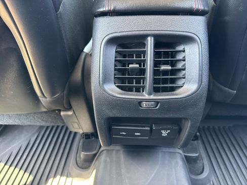 Used 2020 Jeep Cherokee Trailhawk w/ Cold Weather Group AWD/4WD image 24