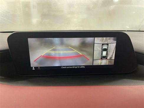 Used 2021 MAZDA MAZDA3 Hatchback w/Premium Plus Pkg image 17