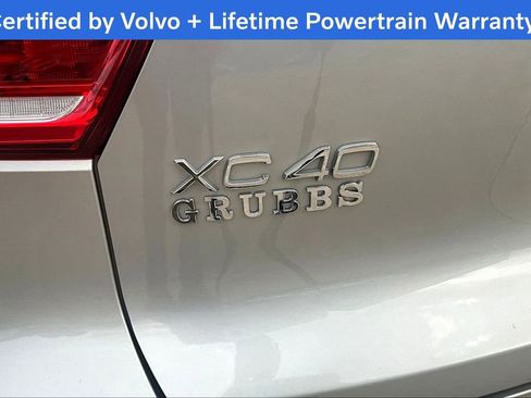 Certified 2025 Volvo XC40 B5 Core image 41