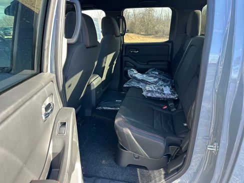 New 2025 Nissan Frontier PRO-4X w/ Tow Package image 17