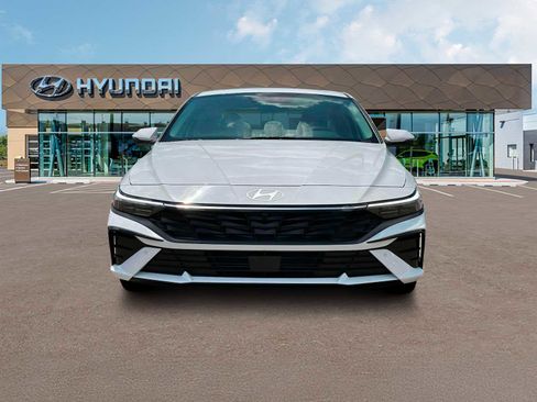 New 2025 Hyundai Elantra Limited w/ Cargo Package image 12