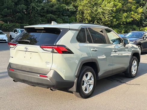 Used 2021 Toyota RAV4 XLE w/ Convenience Package AWD/4WD image 4