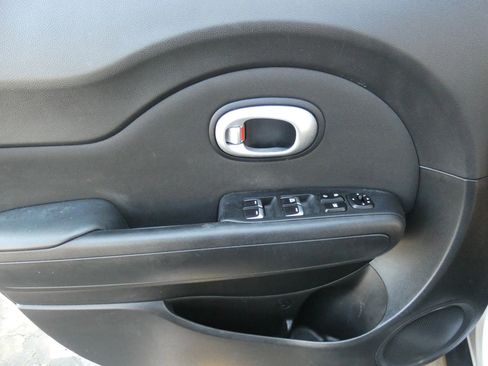 Used 2018 Kia Soul image 45