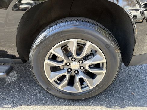 Used 2022 Chevrolet Suburban LT image 21