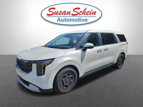 Used 2025 Kia Carnival FWD image 1