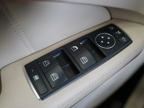 Used 2016 Mercedes-Benz E 350 4dr Sdn E 350 Sport RWD image 27