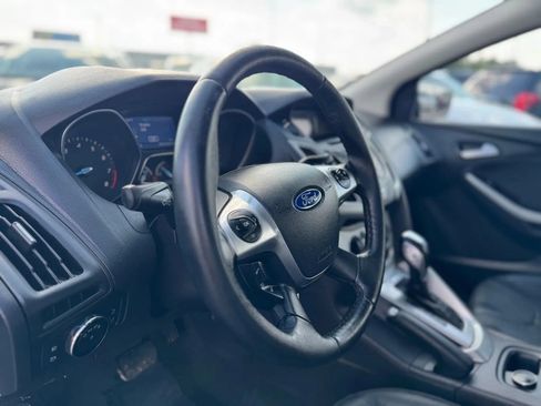 Used 2014 Ford Focus SE w/ Equipment Group 201A FWD image 22