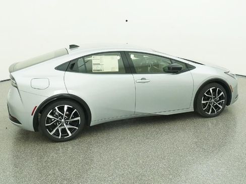 New 2026 Toyota Prius Plug-In Hybrid FWD image 10