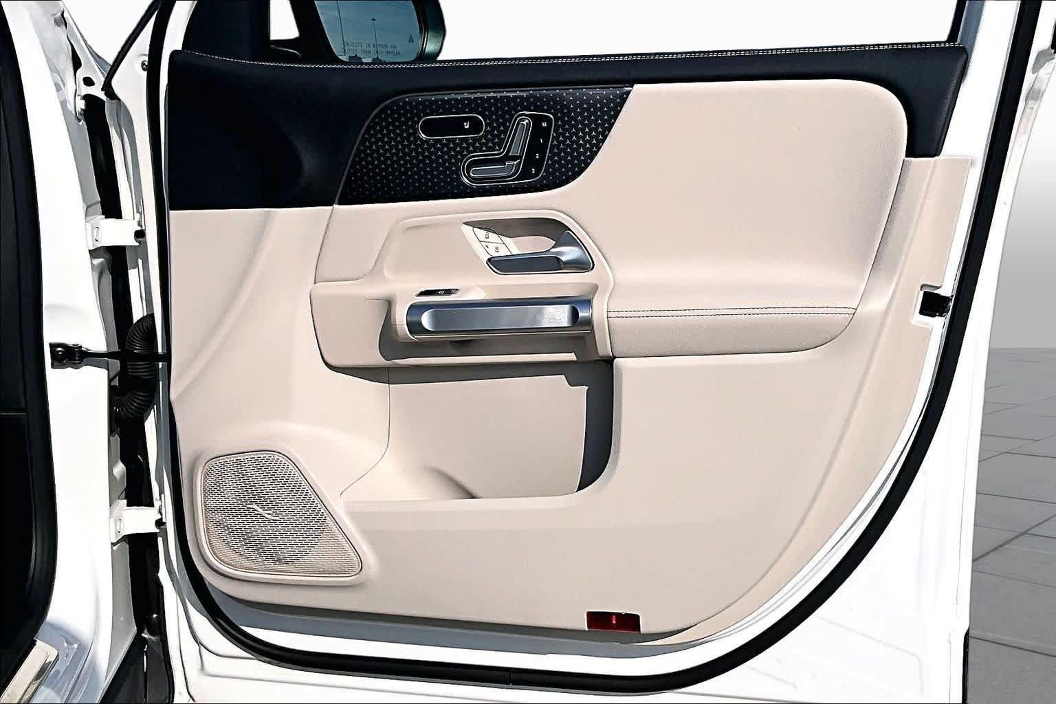 Used 2024 Mercedes-Benz EQB 250+ image 19