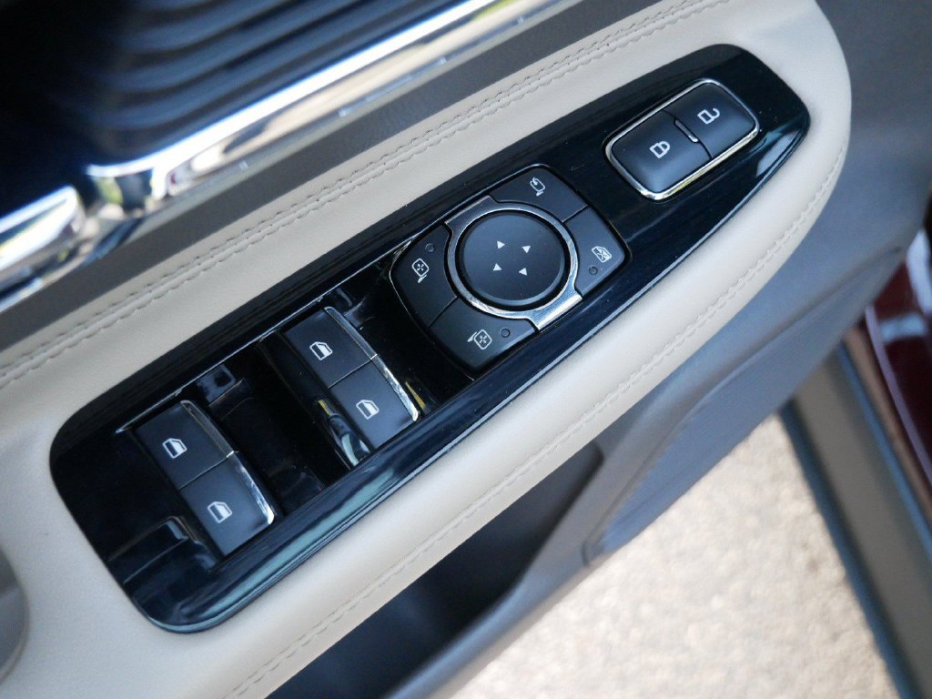 Used 2021 Lincoln Corsair AWD w/ Equipment Group 101A image 15
