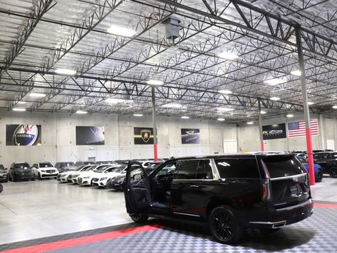 Used 2021 Cadillac Escalade ESV Luxury image 15