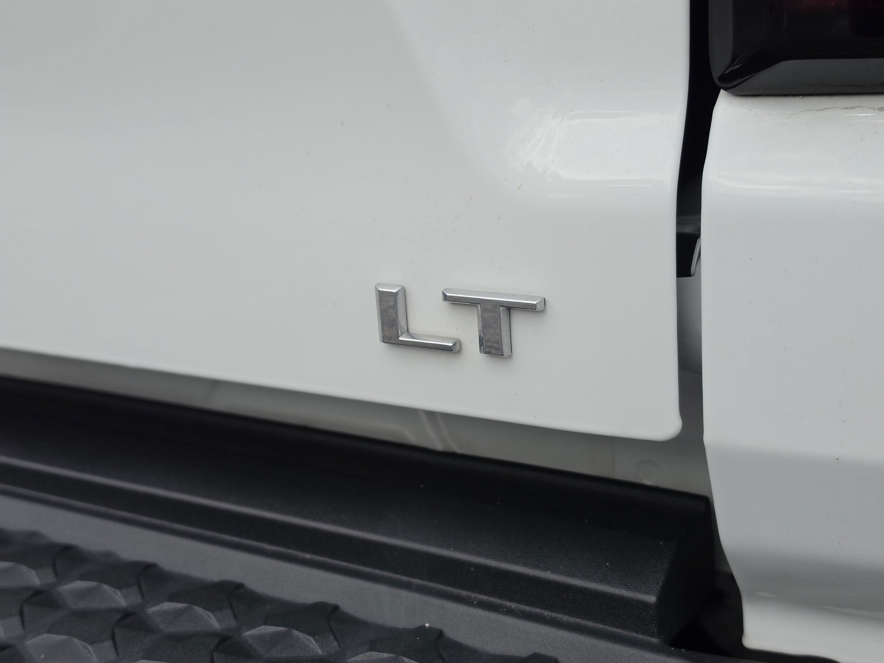 Used 2023 Chevrolet Colorado LT w/ LT Convenience Package II AWD/4WD image 16