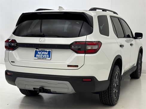 New 2025 Honda Pilot TrailSport image 8