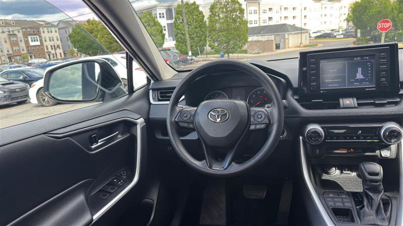 Used 2021 Toyota RAV4 XLE AWD/4WD image 26
