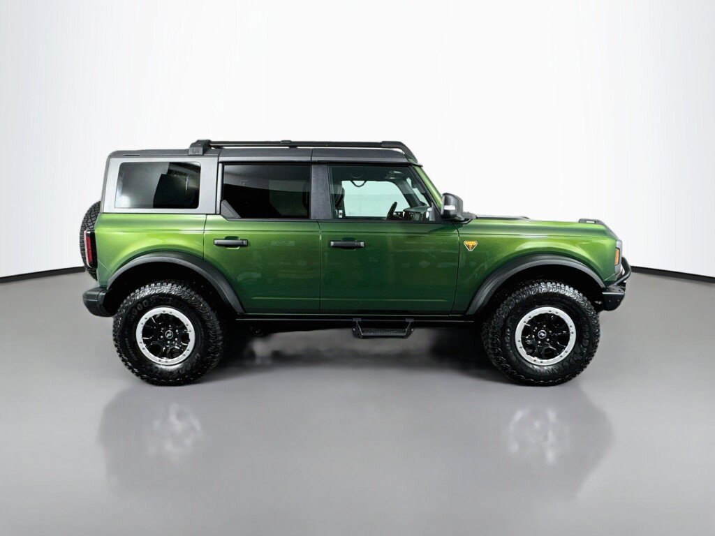 Used 2023 Ford Bronco Badlands w/ Sasquatch Package AWD/4WD image 6
