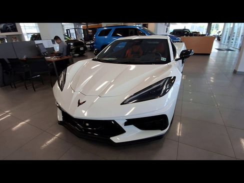 Used 2024 Chevrolet Corvette Stingray Preferred Cpe w/ Z51 Performance Package RWD image 3