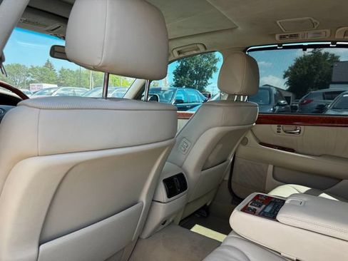 Used 2004 Lexus LS 430 RWD image 11