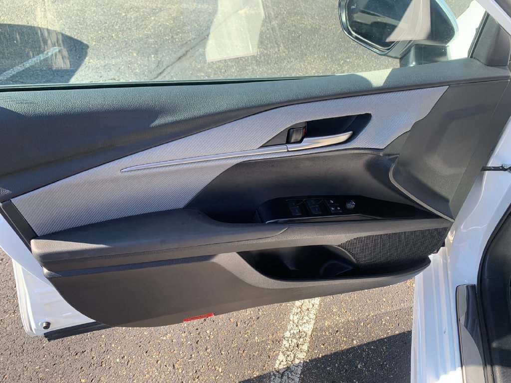 Used 2025 Toyota Camry SE w/ Convenience Package FWD image 12