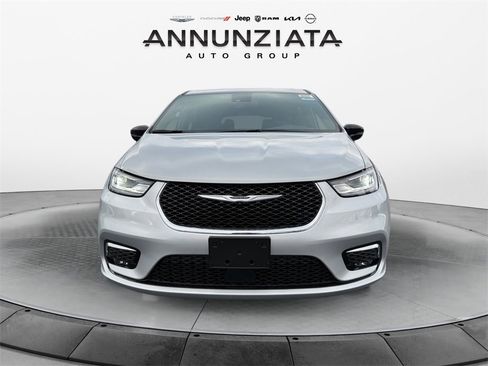 New 2026 Chrysler Pacifica Select image 8