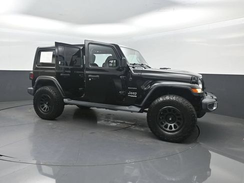 Used 2020 Jeep Wrangler Unlimited Sahara AWD/4WD image 37