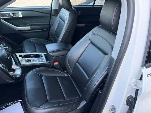 Used 2022 Ford Explorer XLT w/ Equipment Group 202A RWD image 7