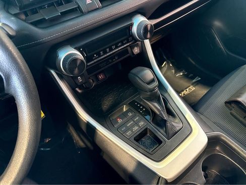 Used 2019 Toyota RAV4 LE w/ Carpet Mat Package AWD/4WD image 23