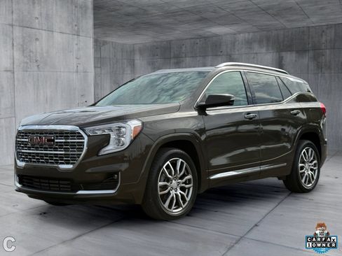 Used 2023 GMC Terrain Denali AWD/4WD image 2