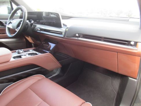Used 2026 Cadillac Vistiq Sport AWD/4WD image 10
