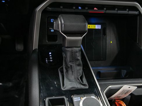 Used 2022 Toyota Tundra Limited AWD/4WD image 23