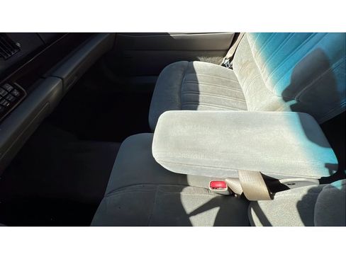Used 1997 Buick Le Sabre Custom w/ Headliner Lighting Pkg FWD image 18