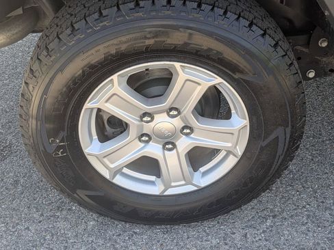 Used 2019 Jeep Wrangler Unlimited Sport S AWD/4WD image 12