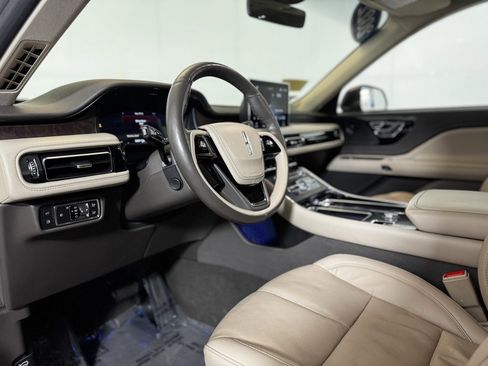 Used 2022 Lincoln Aviator Grand Touring w/ Elements Package Plus image 13