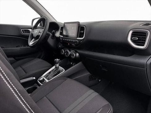 Used 2026 Hyundai Venue SEL FWD image 15