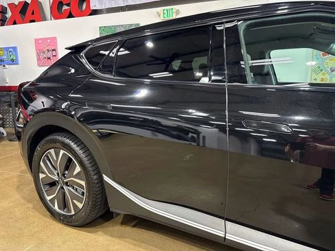 Used 2024 Kia EV6 Light AWD/4WD image 59