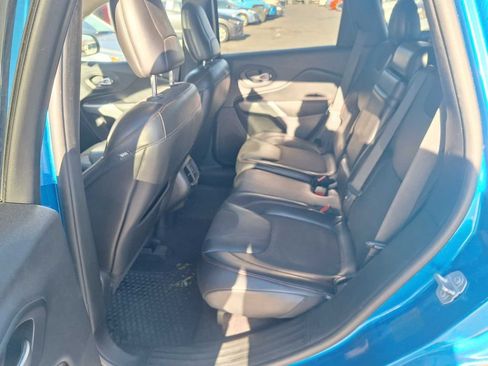 Used 2017 Jeep Cherokee Trailhawk w/ Comfort/Convenience Group image 9