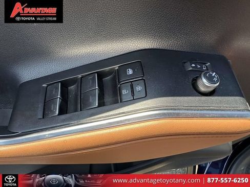 Used 2023 Toyota Highlander Platinum AWD/4WD image 22