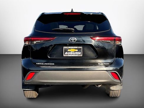 Used 2020 Toyota Highlander XLE image 4