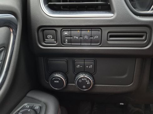 Used 2021 Chevrolet Tahoe RST w/ Luxury Package image 25