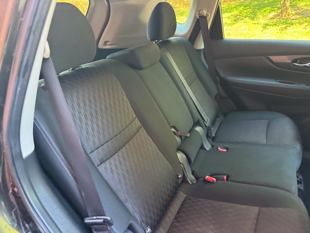 Used 2017 Nissan Rogue SV AWD/4WD image 22